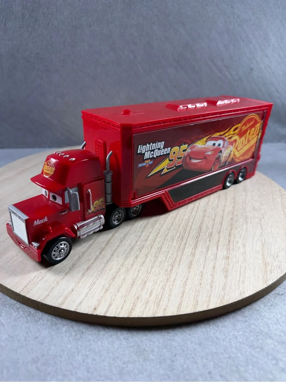 Disney/Pixar Cars 3 Traveling Mack vehicle and play set